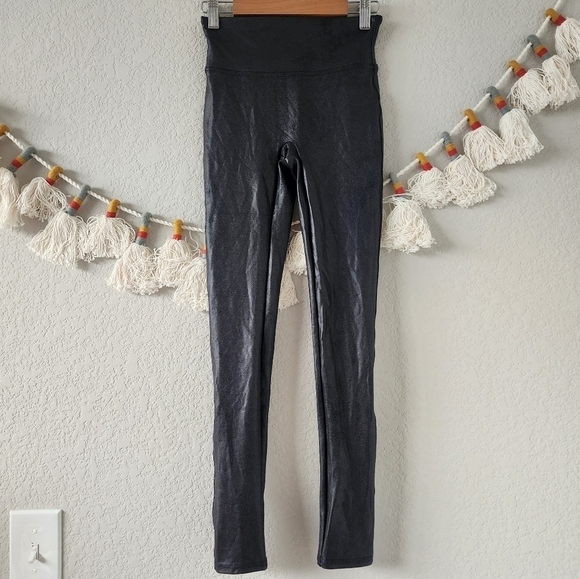 Spanx Faux Leather Shiny Black Full Length  Shaping Comfort Leggings XS/P - Picture 1 of 11